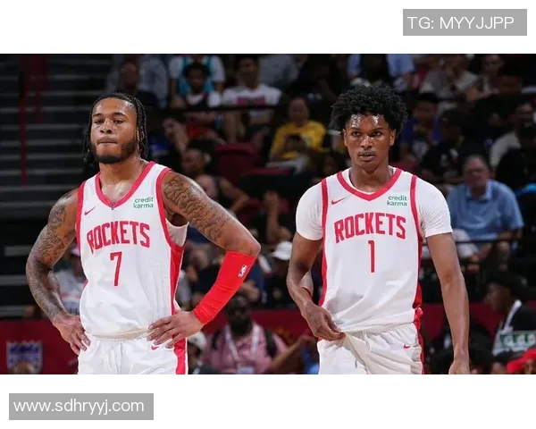 火箭队快速反击阿门巧妙拉杆上篮成功得分