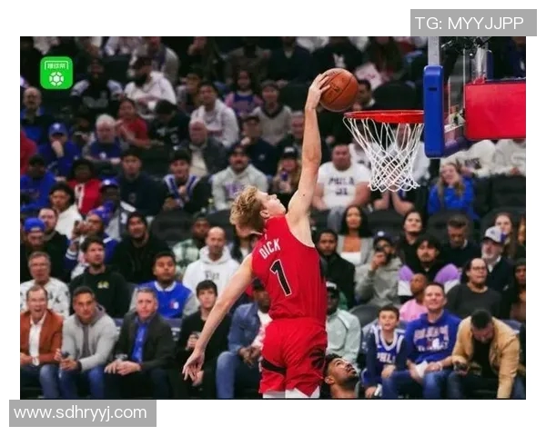 76人三枪轰66分！难耐猛龙三锋线60+14，俩顶薪玻璃人坑苦费城