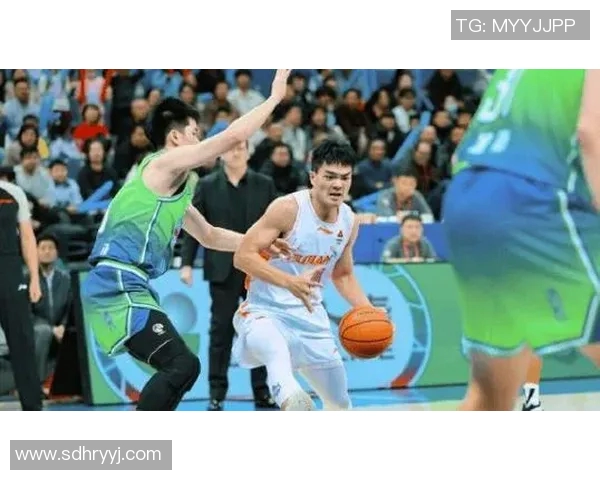 福建男篮官方分享今晚精彩图集：前路漫漫，磨砺始得玉成